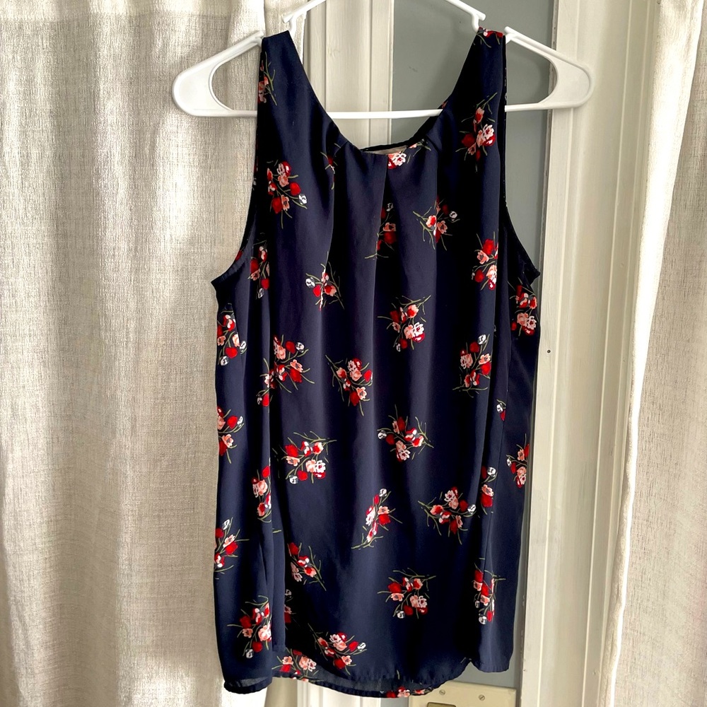 ✨LOFT✨ floral sleeveless blouse
